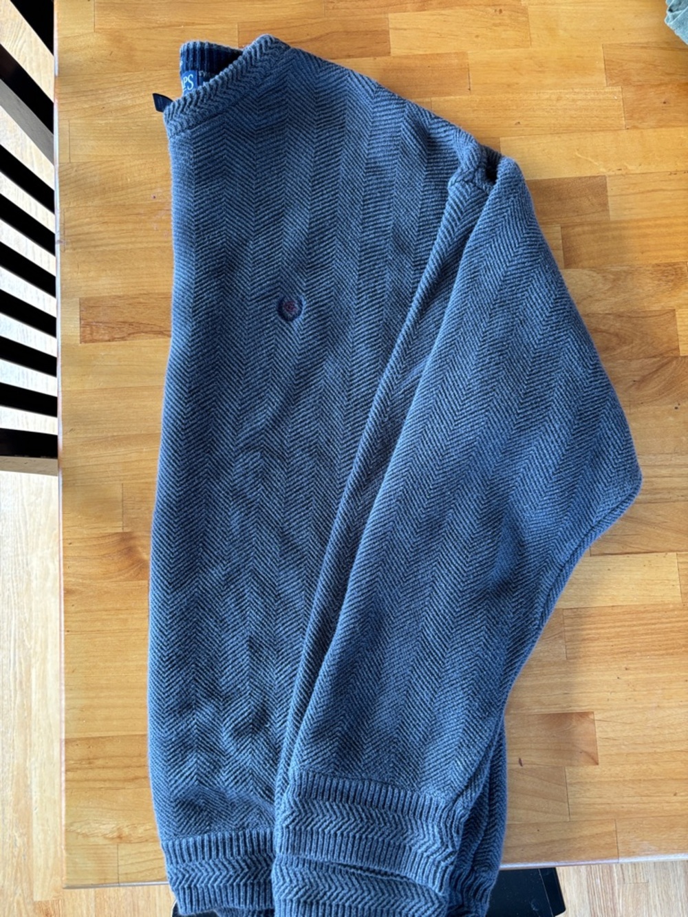 Chaps Men’s Gray Herringbone Crewneck Sweater